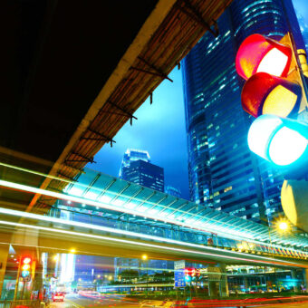 How Do Smart Traffic Lights Work? Technical Architecture and Use Cases Explained