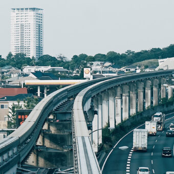 How to Create Custom Fleet Management Software with LBS
