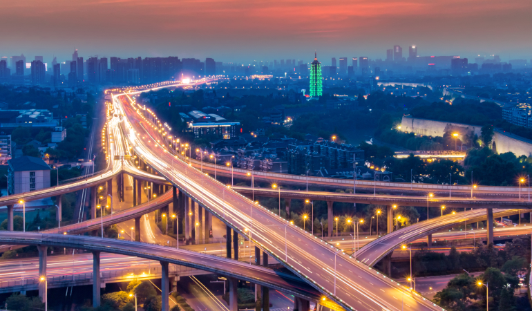 Orchestrating Logistics Flows for Seamless Door-to-Door Delivery