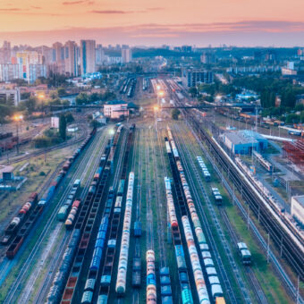 Orchestrating Logistics Flows for Seamless Door-to-Door Delivery
