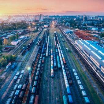 Orchestrating Logistics Flows for Seamless Door-to-Door Delivery