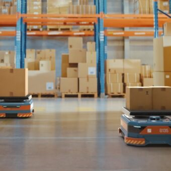 AI in Warehouse Management: How to Build Smart Warehouses