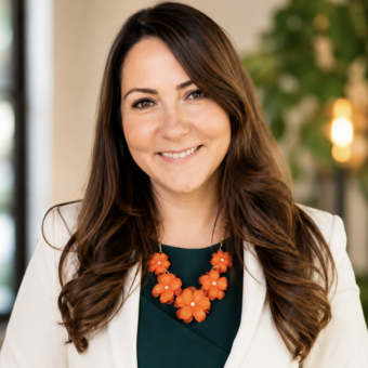 Regina_Viadro_Portrait_Photo_2026 2